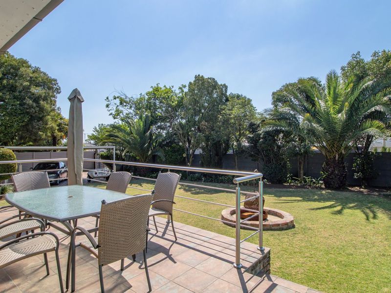 Delightful Family home in sought after Edenglen. Excellent location - Photo 8