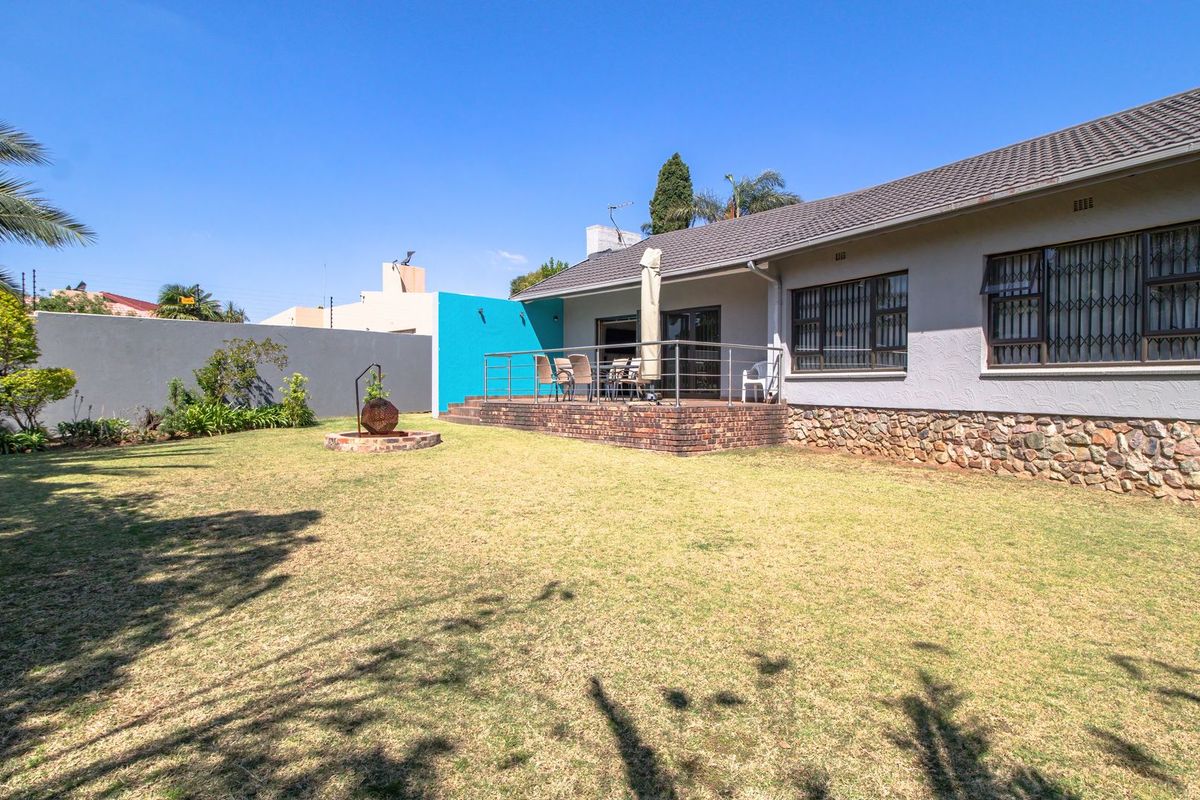 Delightful Family home in sought after Edenglen. Excellent location - Photo 5