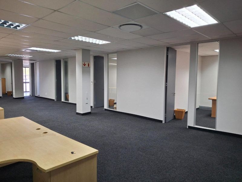 Prime Office Location with Excellent Amenities & Security - Photo 5