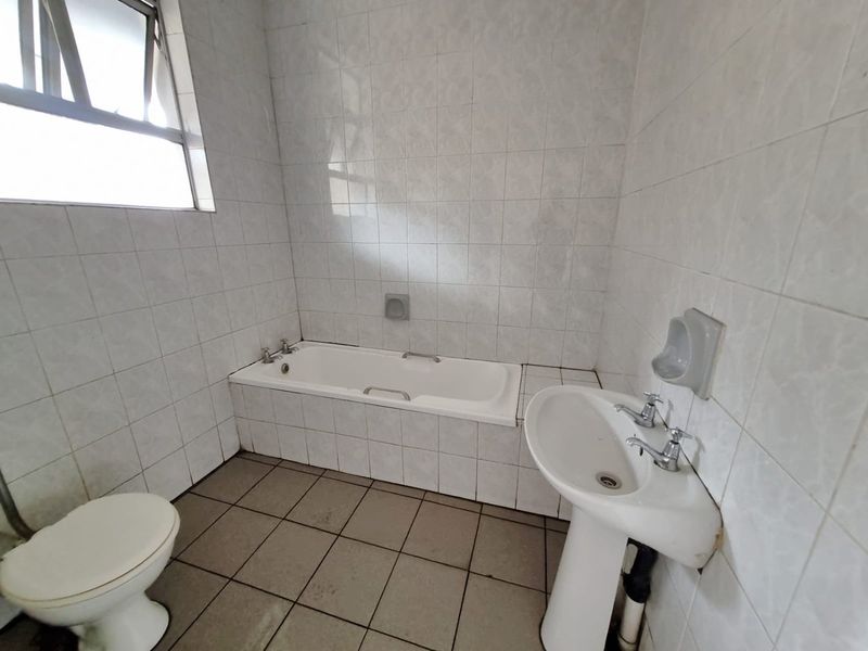 Uncover Endless Potential: Prime Commercial Property in Durban CBD - Photo 6