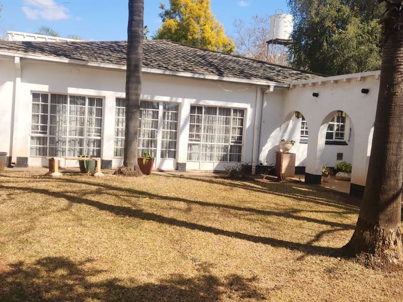 Luxury Meets Agriculture: Your Dream Estate Awaits! - Photo 3