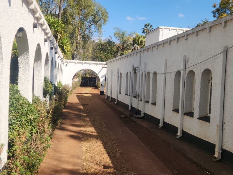 Luxury Meets Agriculture: Your Dream Estate Awaits! - Photo 2