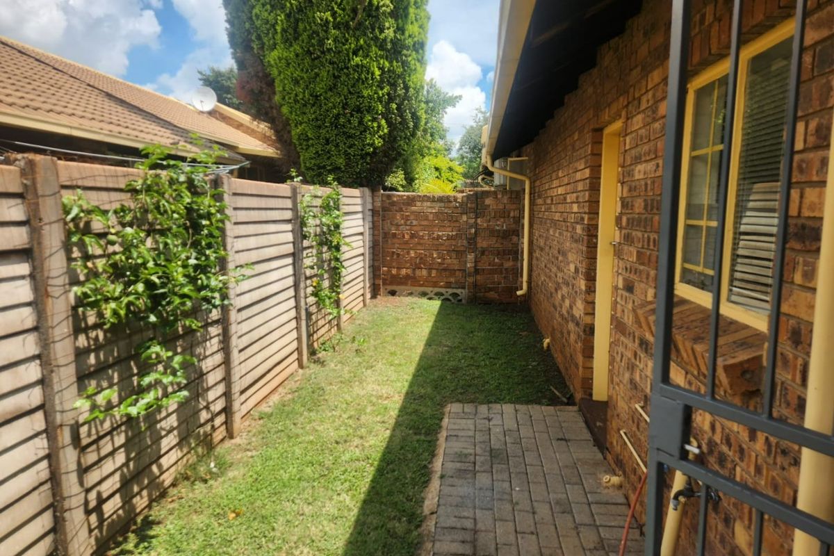 Secure 2-Bed, 2-Bath Haven with Private Garden Retreat! - Photo 4