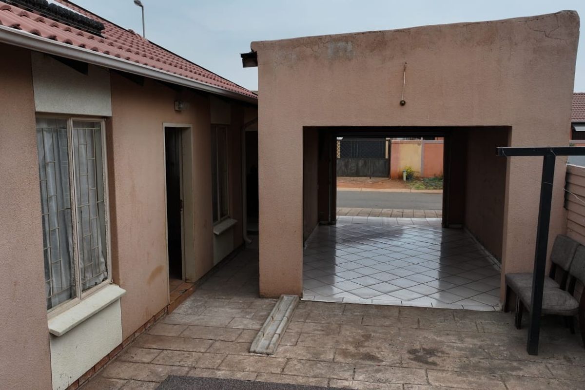 Charming 3 bedroom gem 4 sale  - Photo 3