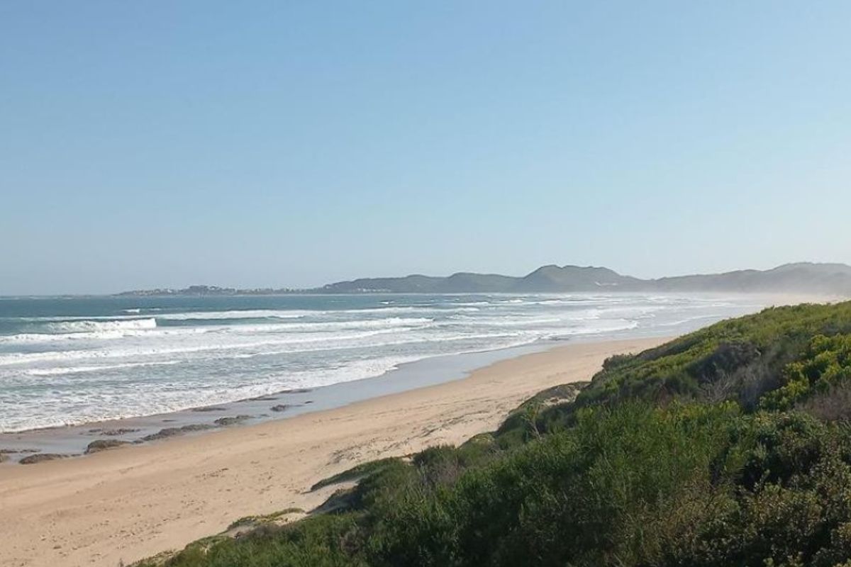 Coastal Land with Direct Beachfront – A Rare Find in Brenton on Sea - Photo 2