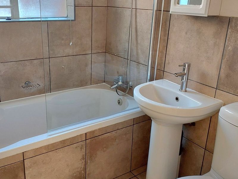 Townhouse for Sale – Ngwenya River Estate, Brits - Photo 9