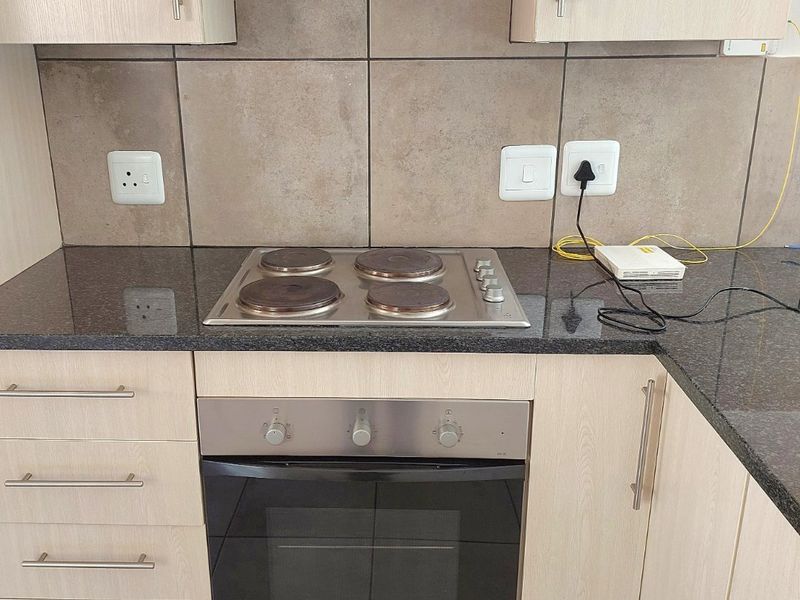  Townhouse for Sale – Ngwenya River Estate, Brits - Photo 3