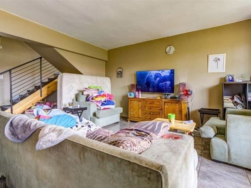 Neat and Practical Home with Comfortable Features - Photo 2