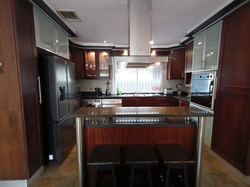 To let in Umhlanga, furnished 3 bedroom townhouse with breaker views. - Photo 7