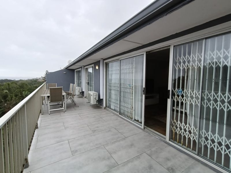 To let in Umhlanga, furnished 3 bedroom townhouse with breaker views. - Photo 3