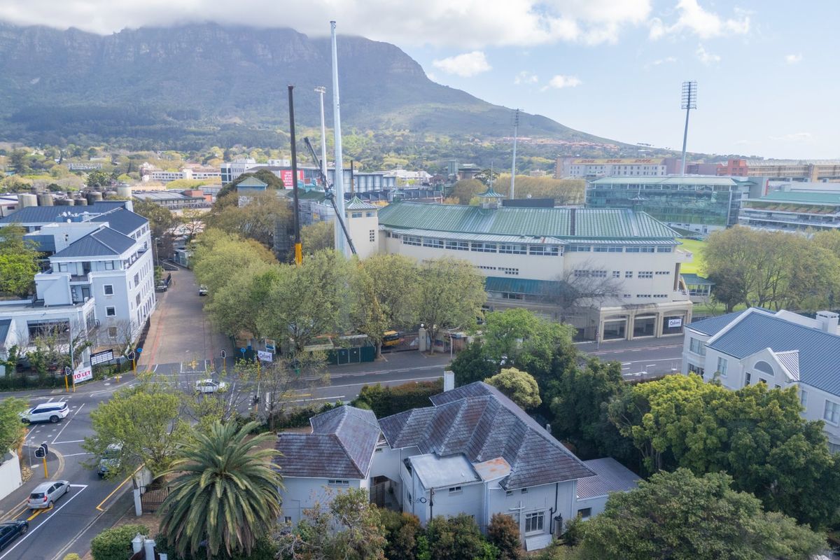 Prime location opposite Newlands Cricket Stadium - Photo 3
