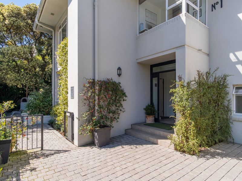 Prime location opposite Newlands Cricket Stadium - Photo 6