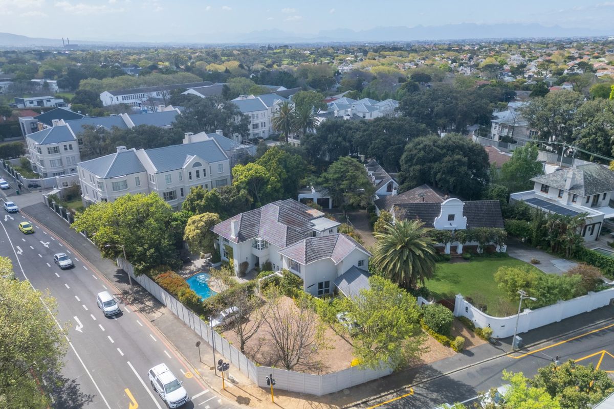 Prime location opposite Newlands Cricket Stadium - Photo 2