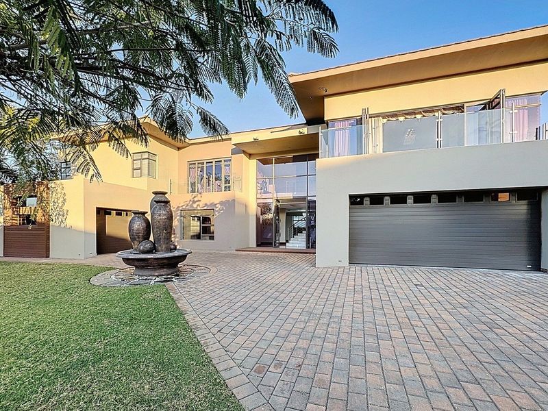 ULTRA-MODERN MASTERPIECE FOR SALE IN LOMBARDY ESTATE - NEWLY RENOVATED WITH BOREHOLE - Photo 6