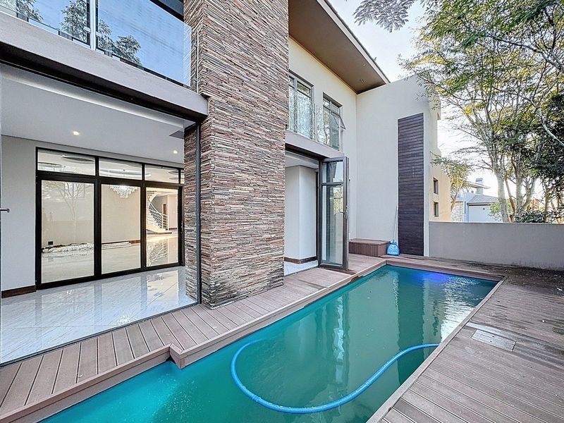 ULTRA-MODERN MASTERPIECE FOR SALE IN LOMBARDY ESTATE - NEWLY RENOVATED WITH BOREHOLE - Photo 4