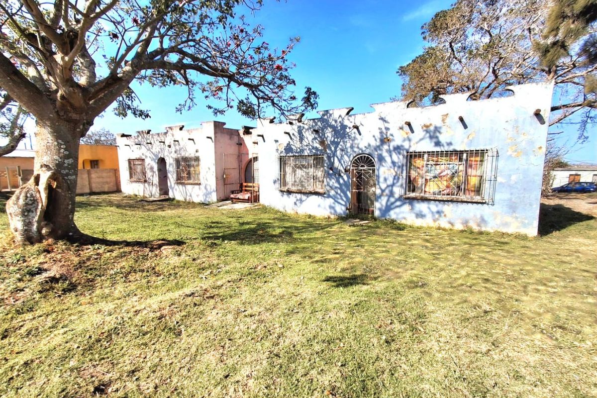 4 Bedrooms house for sale in Mdantsane Nu 18 - Photo 2