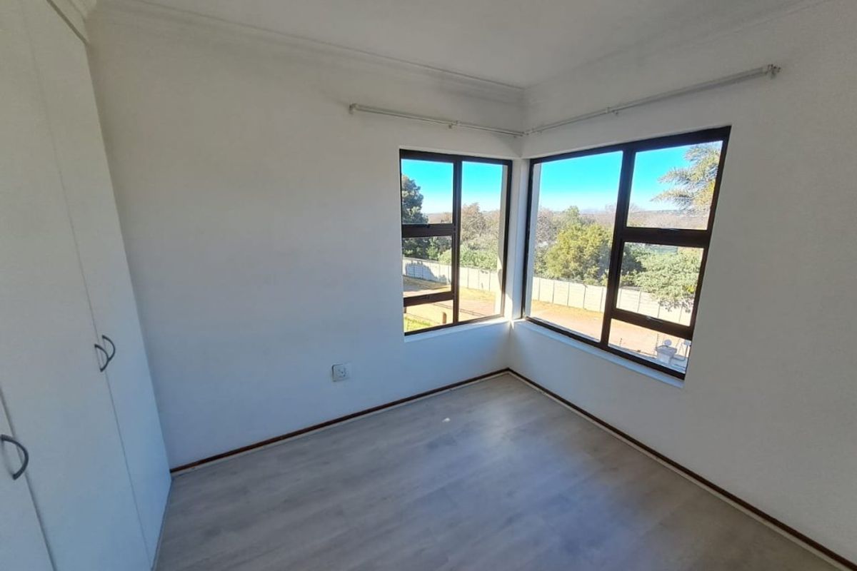 2 Bedroom Townhouse For Sale in Linksfield Ridge - Photo 2