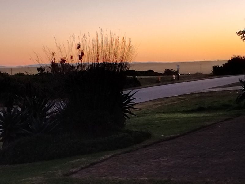 WHERE OCEAN DREAMS MEET GOLDEN SUNSETS       - Photo 5