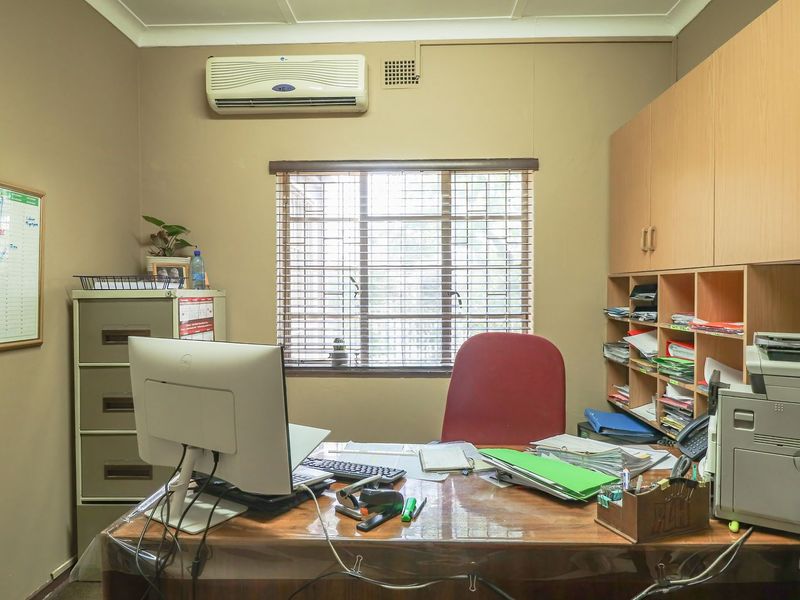 Well maintained business premises - Photo 10