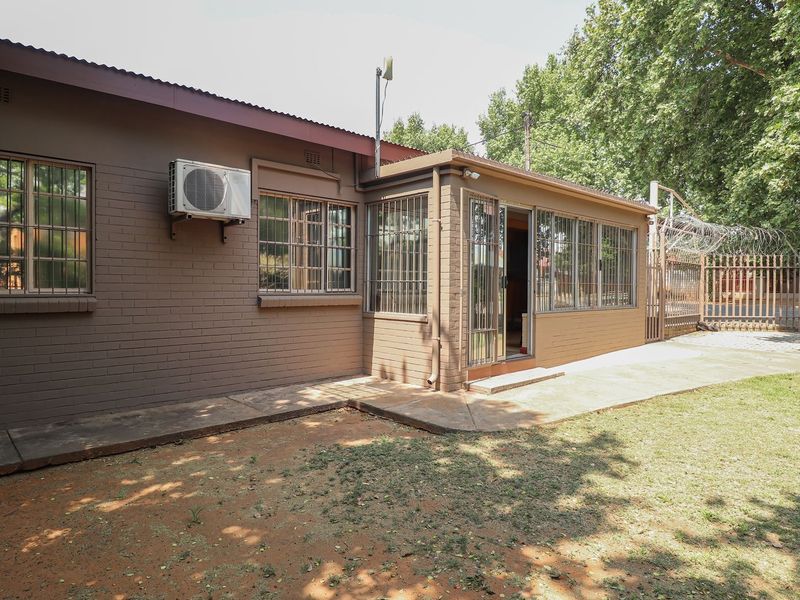 Well maintained business premises - Photo 1