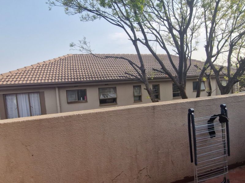 North - Facing Upstairs 2 Bedroom 1 Bathroom Balcony Townhouse  - Photo 8