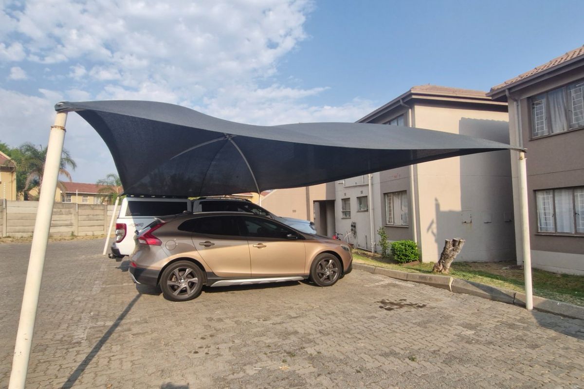 North - Facing Upstairs 2 Bedroom 1 Bathroom Balcony Townhouse  - Photo 4