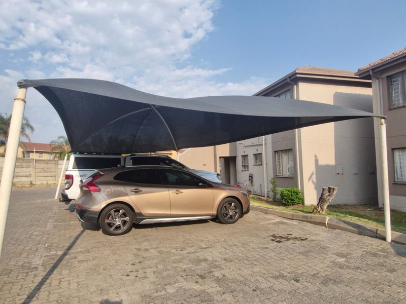 North - Facing Upstairs 2 Bedroom 1 Bathroom Balcony Townhouse  - Photo 4