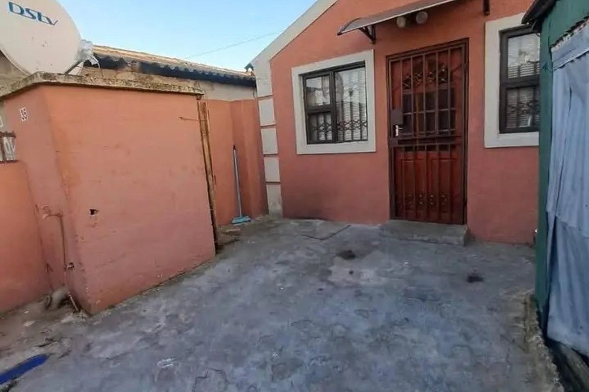 2 BEDROOM HOUSE FOR SALE IN VICTORIA MXENGE - Photo 2