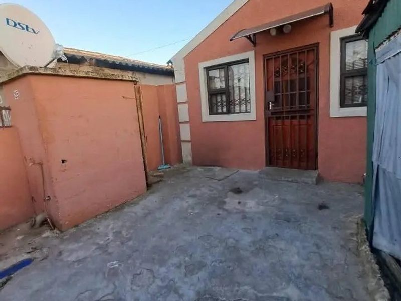 2 BEDROOM HOUSE FOR SALE IN VICTORIA MXENGE - Photo 2