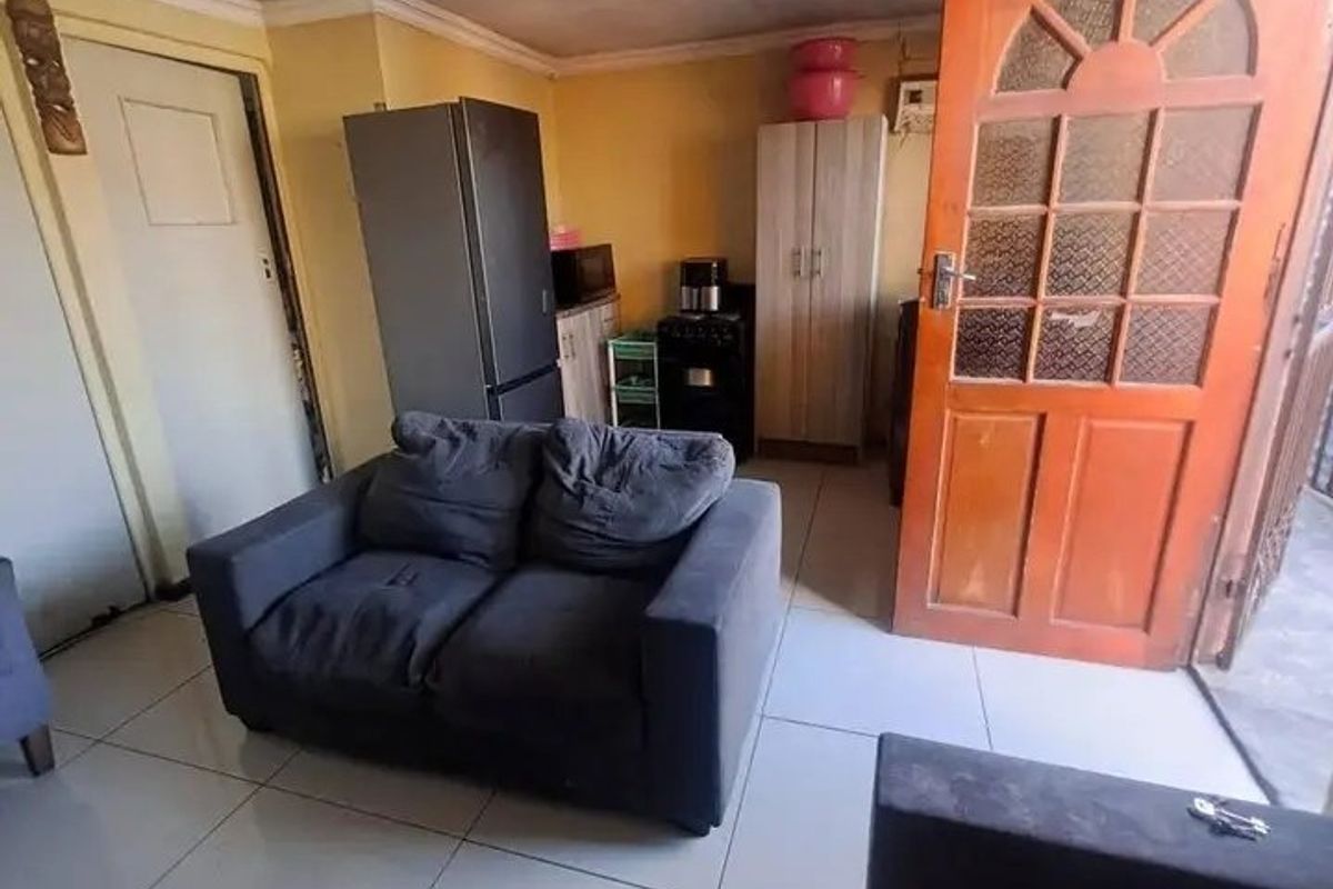 2 BEDROOM HOUSE FOR SALE IN VICTORIA MXENGE - Photo 5