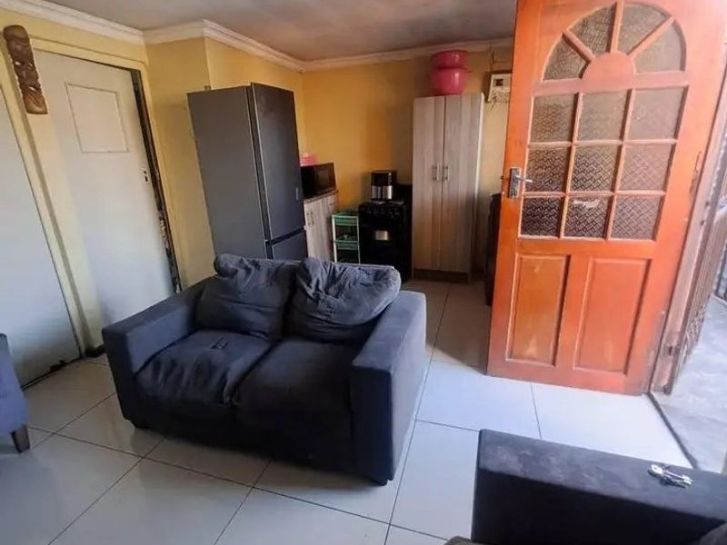 2 BEDROOM HOUSE FOR SALE IN VICTORIA MXENGE - Photo 5
