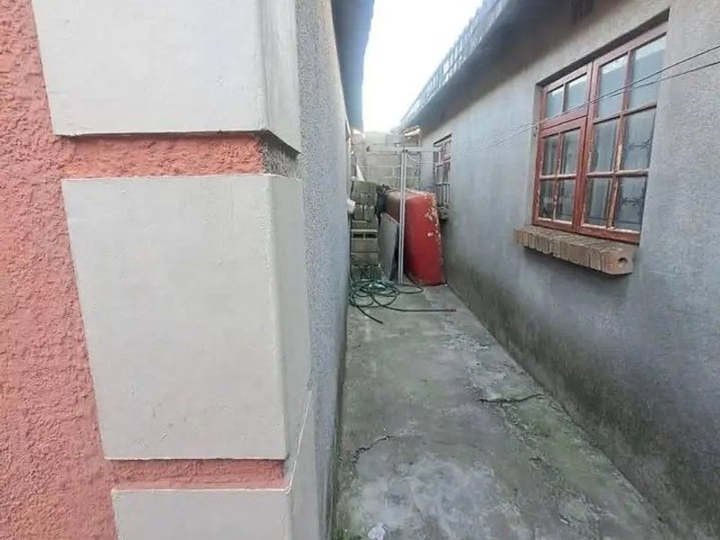 2 BEDROOM HOUSE FOR SALE IN VICTORIA MXENGE - Photo 3