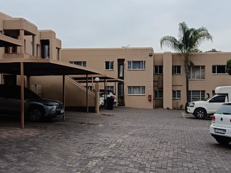 “Best-Priced 2-Bed in President Park | Move-In Ready | Serious Seller     R640 000 - Photo 4