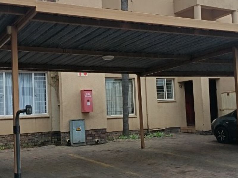 “Best-Priced 2-Bed in President Park | Move-In Ready | Serious Seller     R640 000 - Photo 5