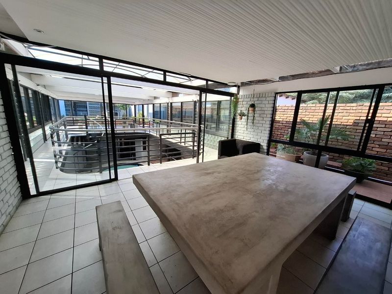 Premium Hatfield Student Space with Pool View - Photo 6