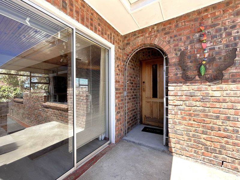 Charming Wavecrest Home with Garden and Views - Photo 2