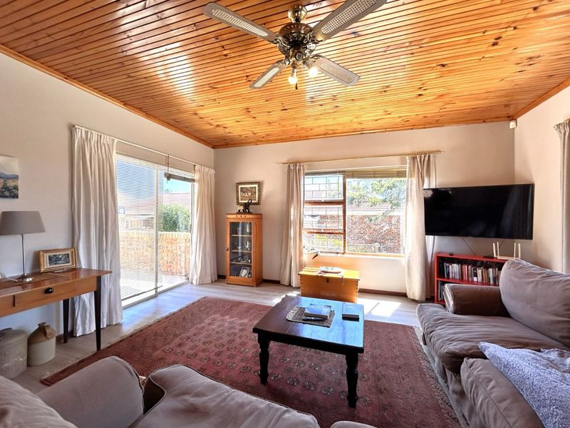 Charming Wavecrest Home with Garden and Views - Photo 7