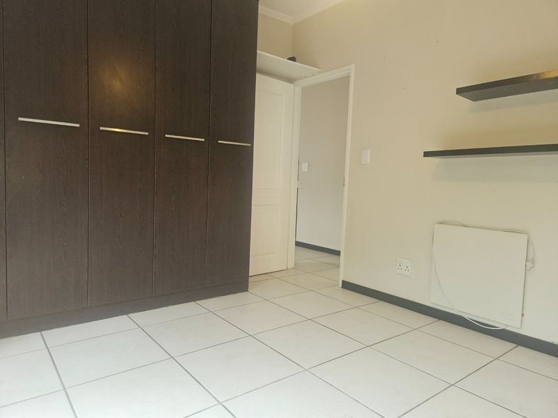 Modern 2 Bed 1 Bath Garden Apartment - Pet Friendly  - Photo 10