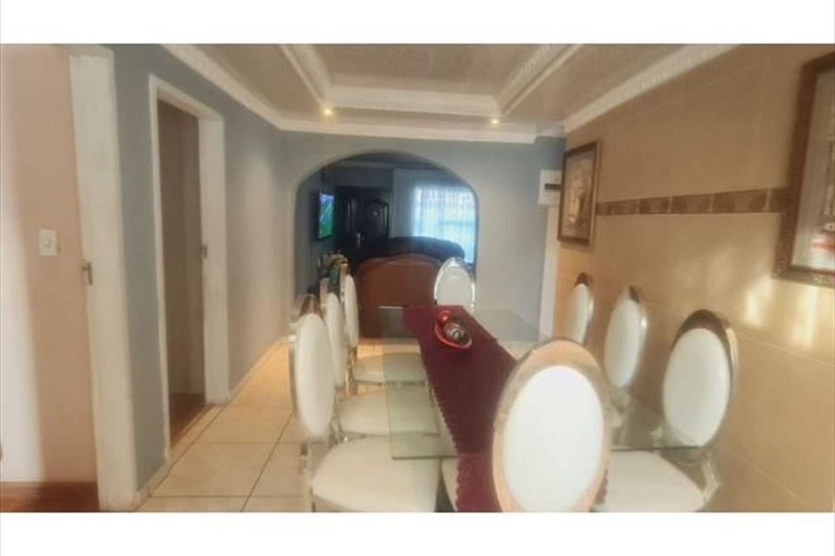 Charming Family Home with Granny Flat and Garage - Photo 2