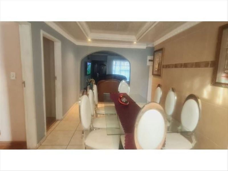 Charming Family Home with Granny Flat and Garage - Photo 2