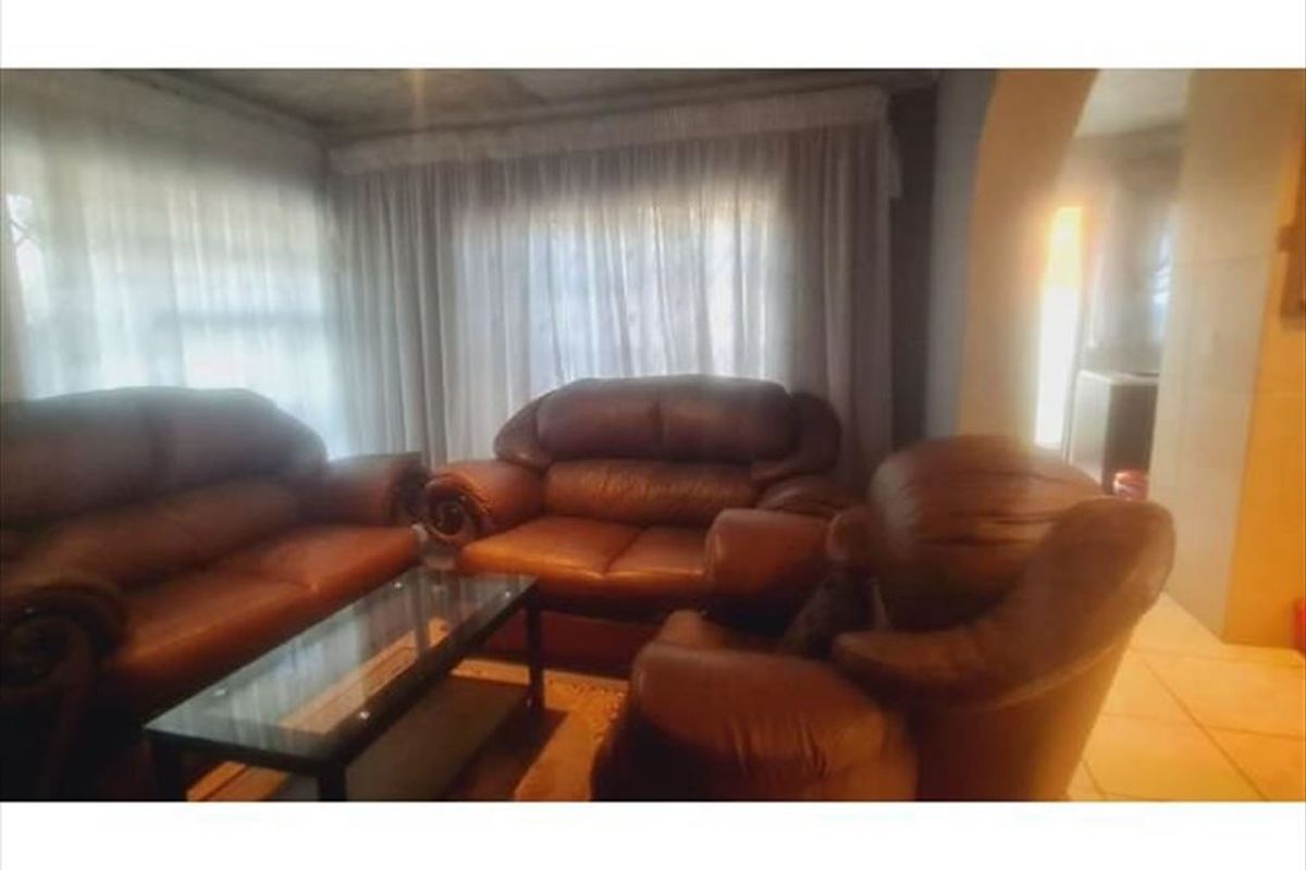 Charming Family Home with Granny Flat and Garage - Photo 3