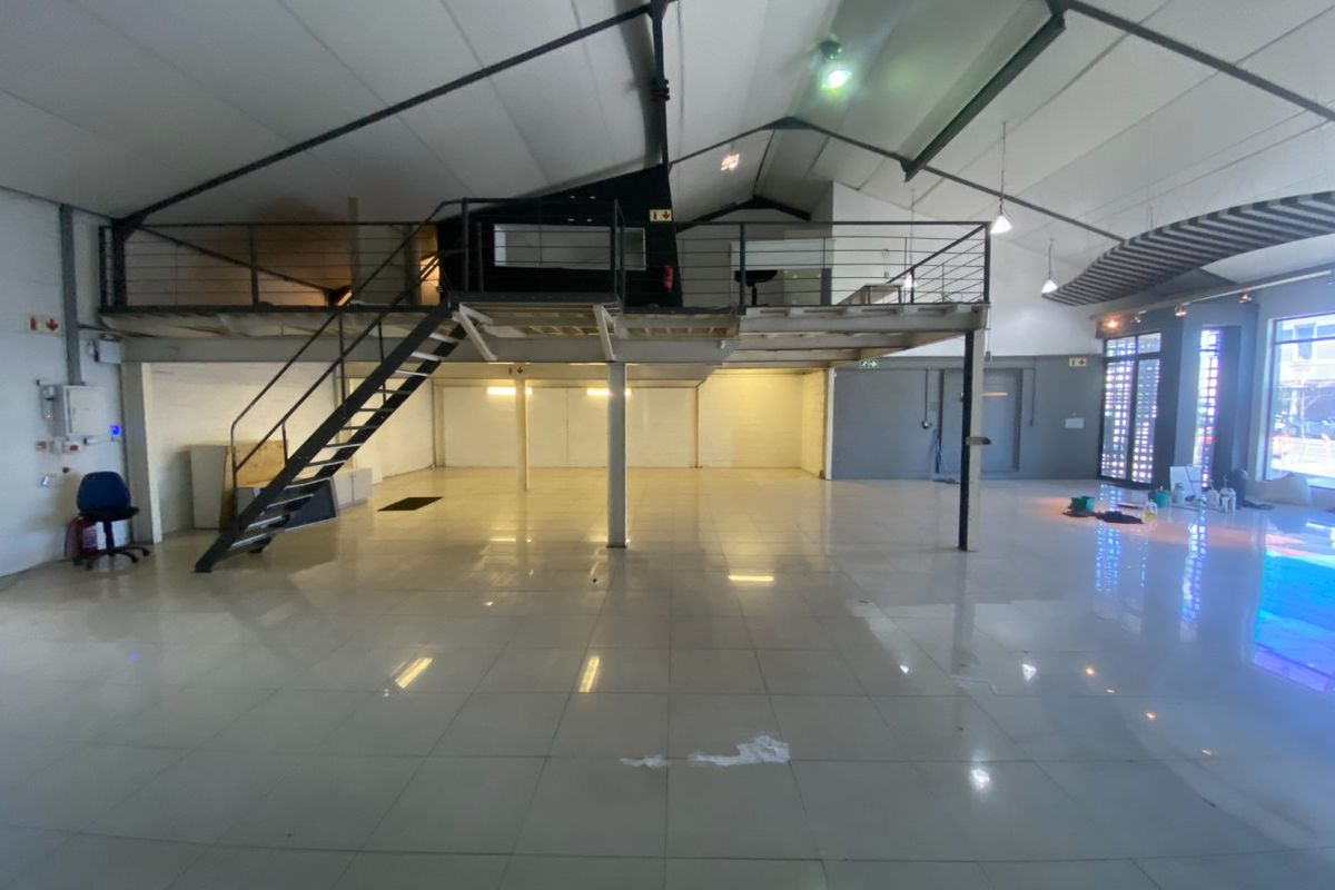 394m2 Industrial Space to Let - Photo 2