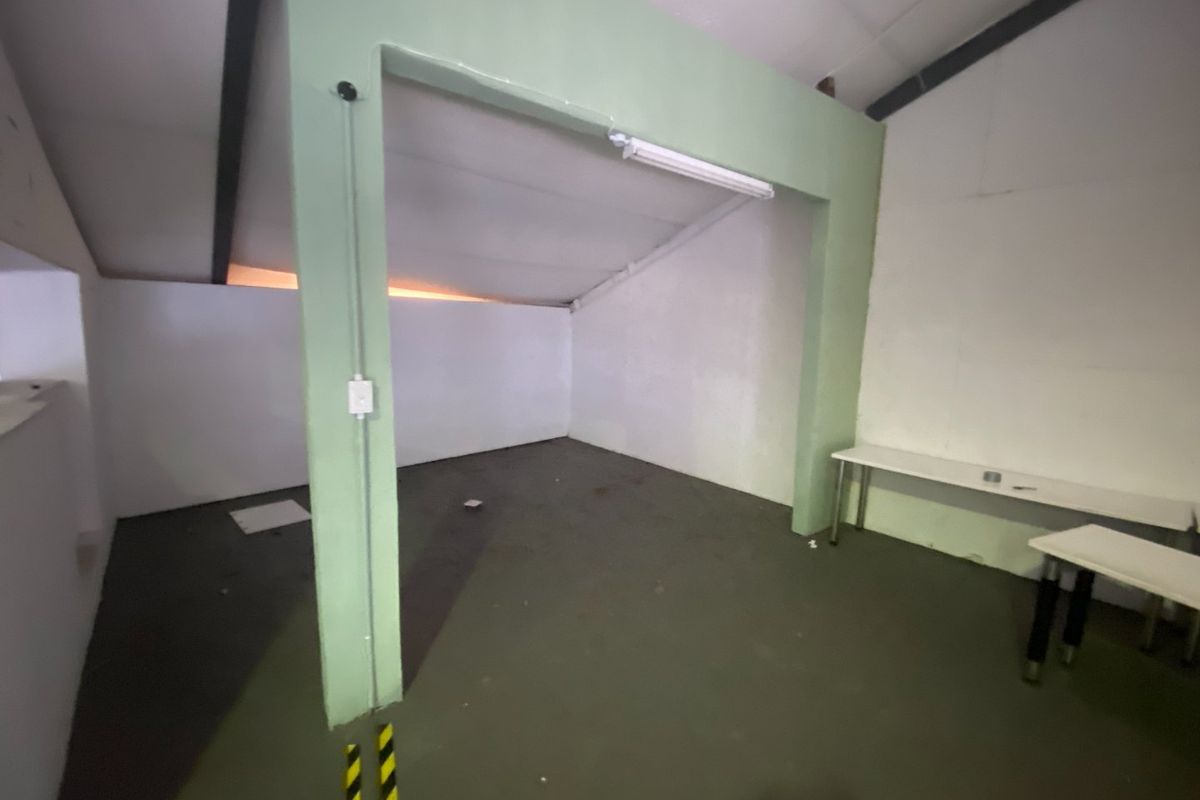 394m2 Industrial Space to Let - Photo 5