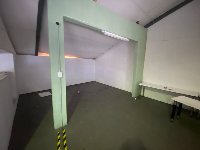 394m2 Industrial Space to Let - Photo 5