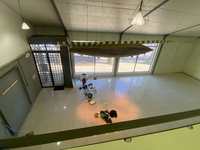 394m2 Industrial Space to Let - Photo 4