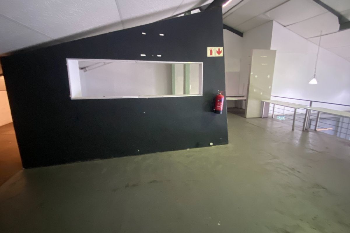 394m2 Industrial Space to Let - Photo 3