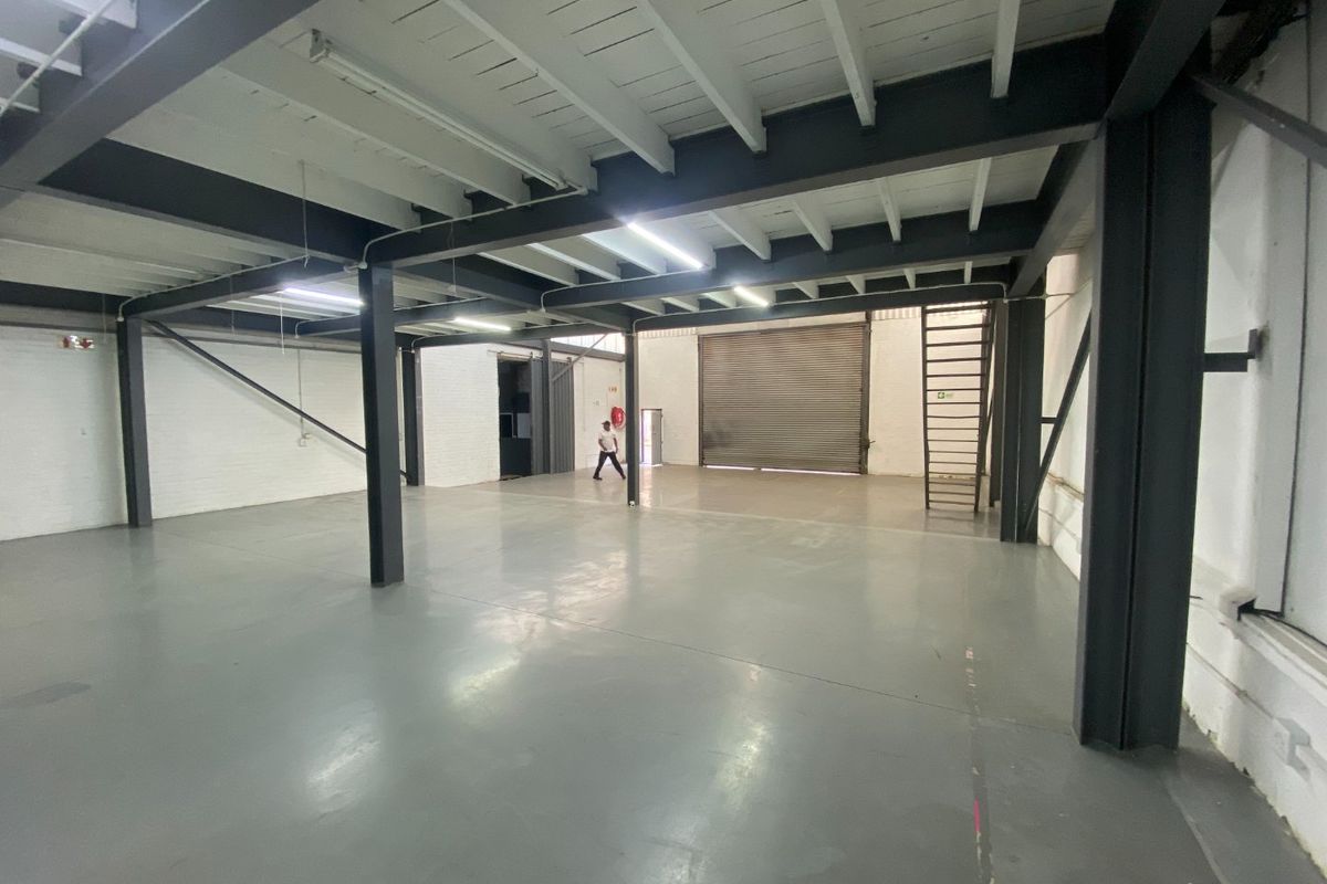 348m2 Industrial Space to Let  - Photo 4