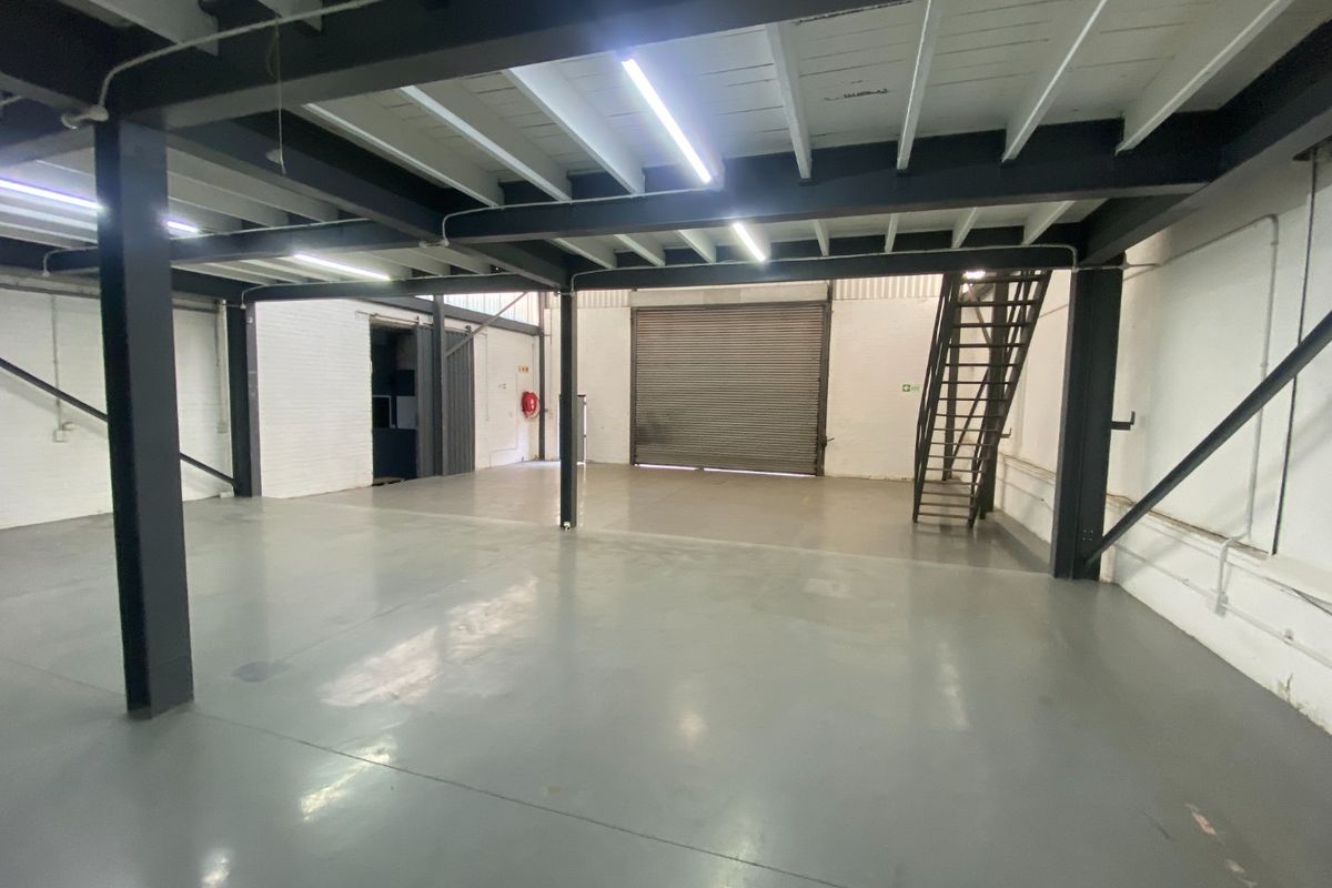 348m2 Industrial Space to Let  - Photo 5