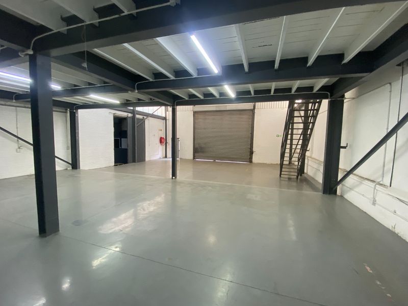348m2 Industrial Space to Let  - Photo 5