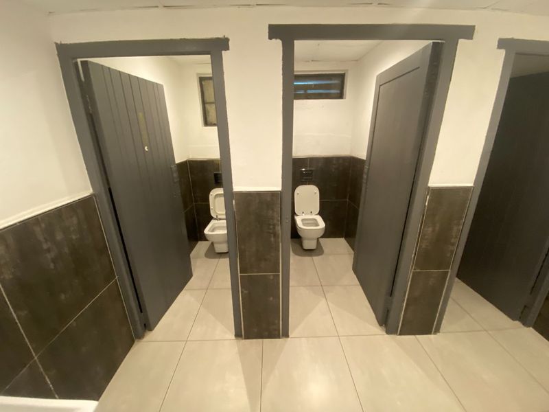 348m2 Industrial Space to Let  - Photo 10